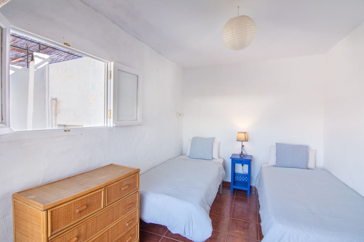 Casa de 4 habitaciones en Nerja en venta con piscina - 649.000 € (Ref: 8968034)