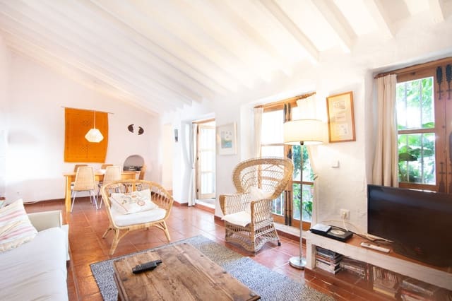 Casa de 4 habitaciones en Nerja en venta con piscina - 649.000 € (Ref: 8968034)