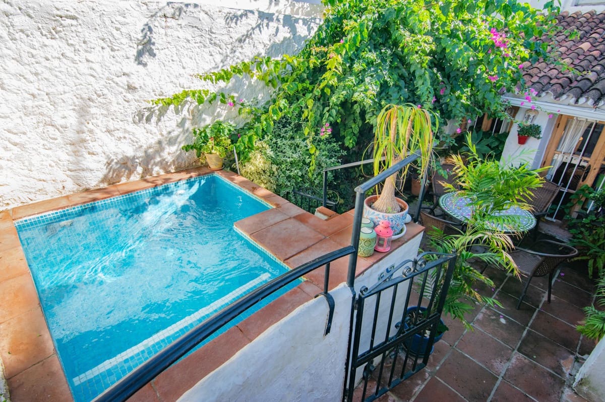 Casa de 4 habitaciones en Nerja en venta con piscina - 649.000 € (Ref: 8968034)