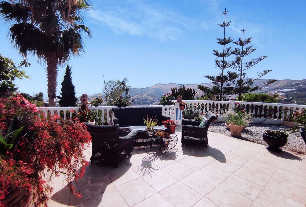 2 soveværelse Finca/Landehus til salg i Torrox med swimmingpool - € 490.000 (Ref: 9124673)