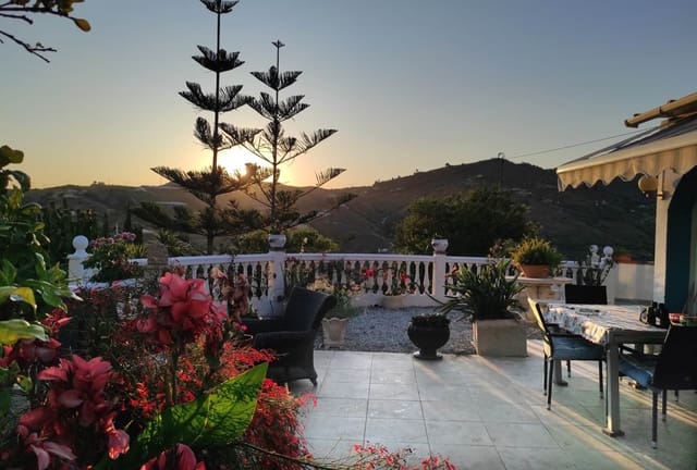 2 soveværelse Finca/Landehus til salg i Torrox med swimmingpool - € 490.000 (Ref: 9124673)