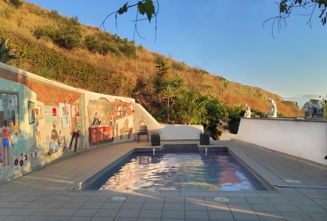 2 soveværelse Finca/Landehus til salg i Torrox med swimmingpool - € 490.000 (Ref: 9124673)