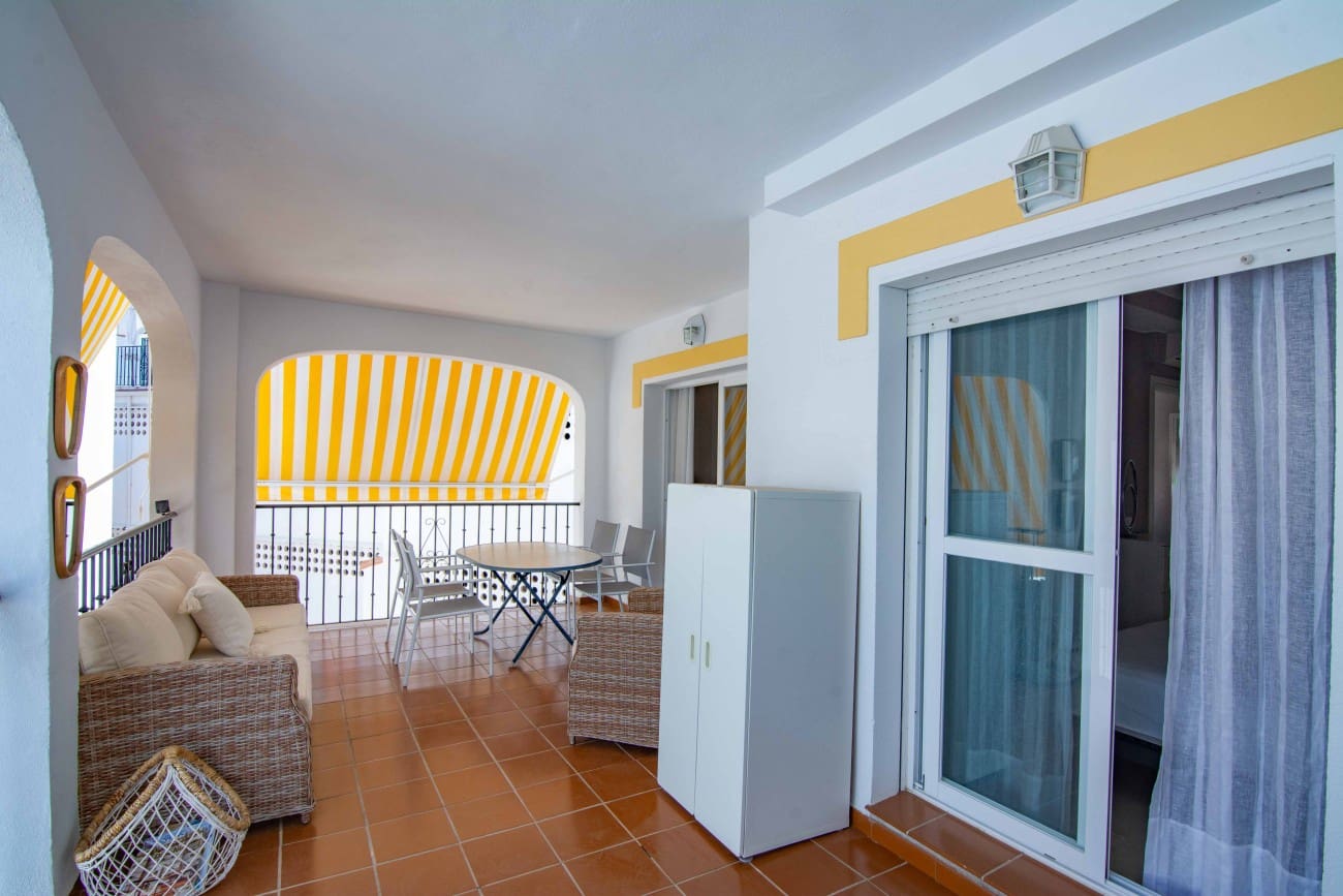 2 soveværelse Lejlighed til salg i Nerja med swimmingpool - € 378.000 (Ref: 9134127)