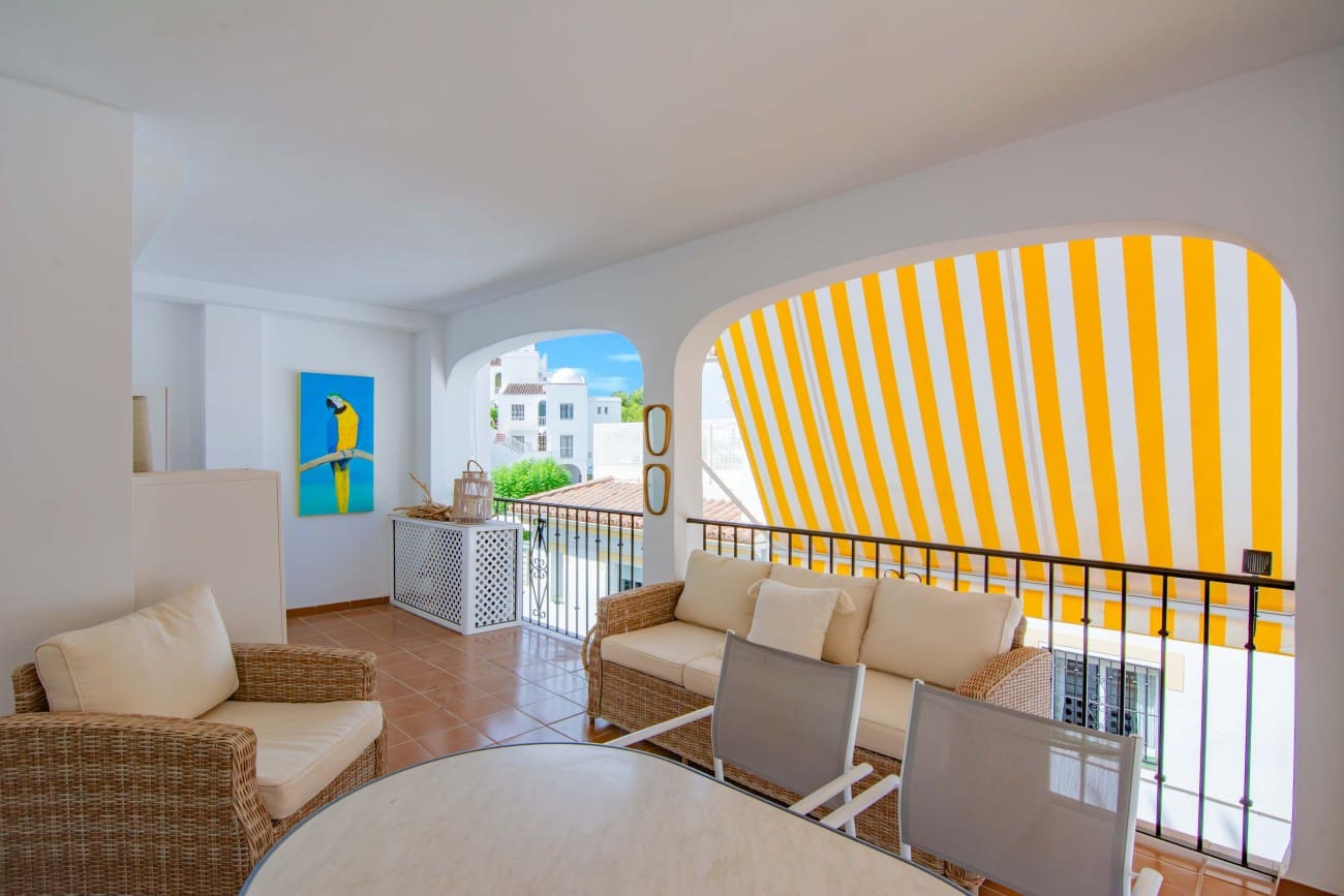 2 soveværelse Lejlighed til salg i Nerja med swimmingpool - € 378.000 (Ref: 9134127)