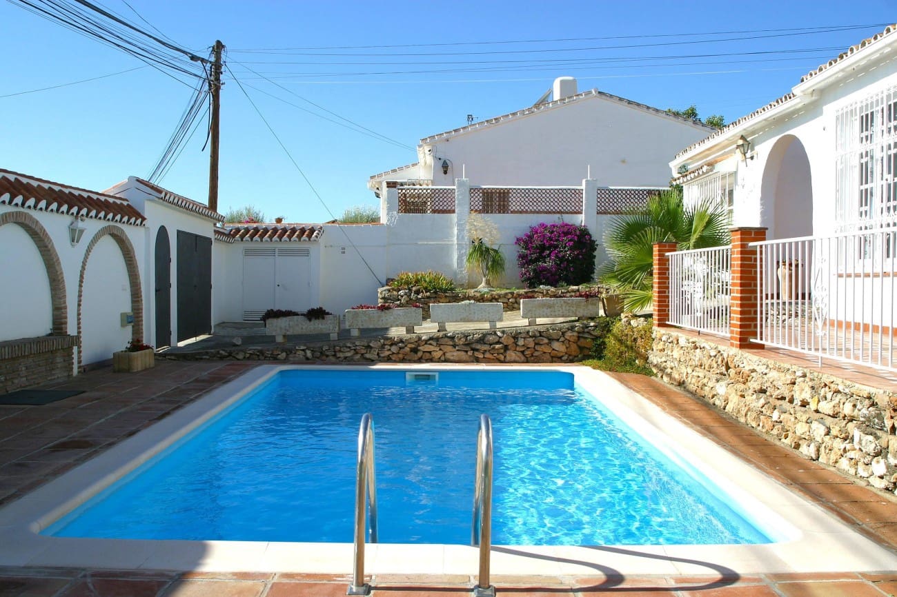 3 bedroom Villa for sale in Nerja with pool - € 595,000 (Ref: 9136931)