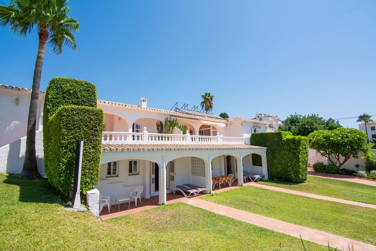 8 makuuhuone Huvila myytävänä paikassa Nerja mukana 
autotalli - 1 590 000 € (Ref: 9160822)