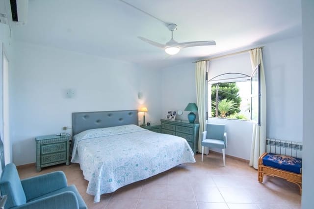 8 quarto Moradia para venda em Capistrano, Nerja com garagem - 1 590 000 € (Ref: 9160822)