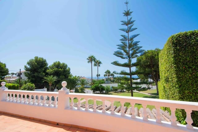 8 quarto Moradia para venda em Capistrano, Nerja com garagem - 1 590 000 € (Ref: 9160822)