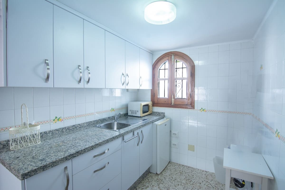 3 makuuhuone Huvila myytävänä paikassa Nerja mukana uima-altaan - 585 000 € (Ref: 9197547)