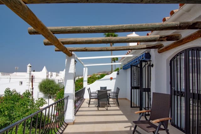 3 quarto Moradia para venda em Capistrano, Nerja com piscina - 585 000 € (Ref: 9197547)