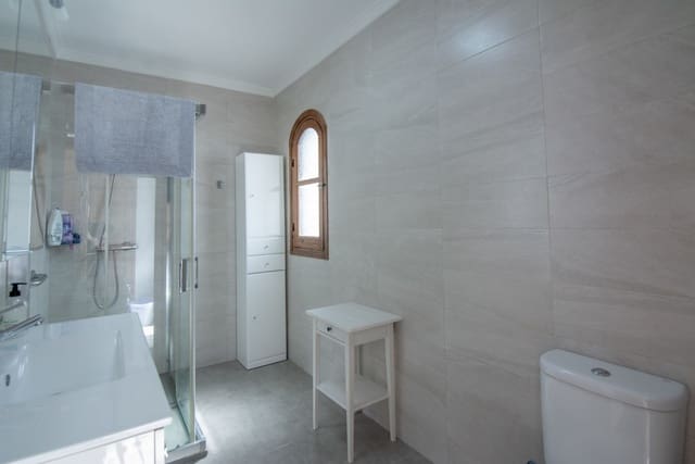 3 quarto Moradia para venda em Capistrano, Nerja com piscina - 585 000 € (Ref: 9197547)