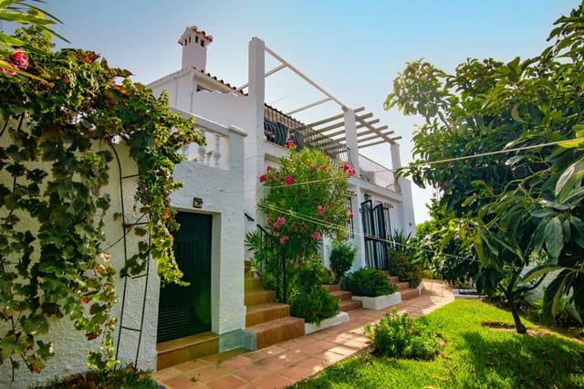 3 quarto Moradia para venda em Capistrano, Nerja com piscina - 585 000 € (Ref: 9197547)