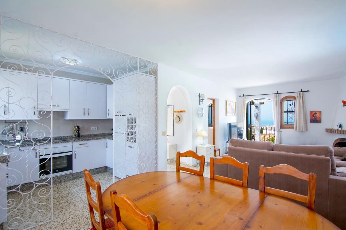 3 makuuhuone Huvila myytävänä paikassa Nerja mukana uima-altaan - 585 000 € (Ref: 9197547)