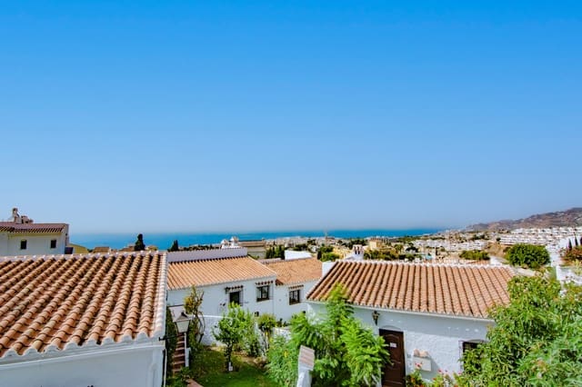 3 quarto Moradia para venda em Capistrano, Nerja com piscina - 585 000 € (Ref: 9197547)