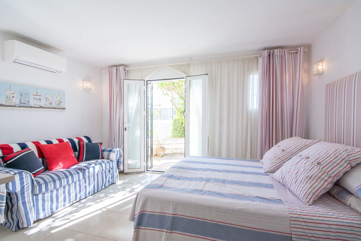 3 soveværelse Byhus til salg i Nerja med swimmingpool - € 449.000 (Ref: 9228365)