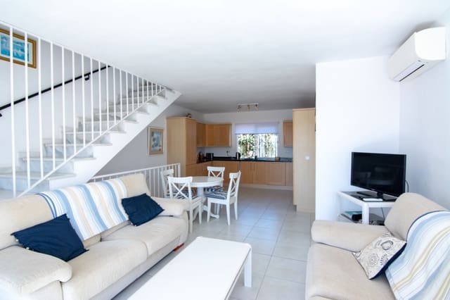 3 soveværelse Byhus til salg i Burriana, Nerja med swimmingpool - € 449.000 (Ref: 9228365)