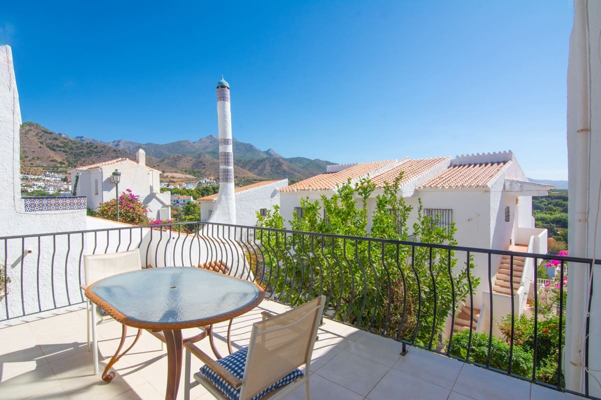 3 soveværelse Byhus til salg i Nerja med swimmingpool - € 449.000 (Ref: 9228365)