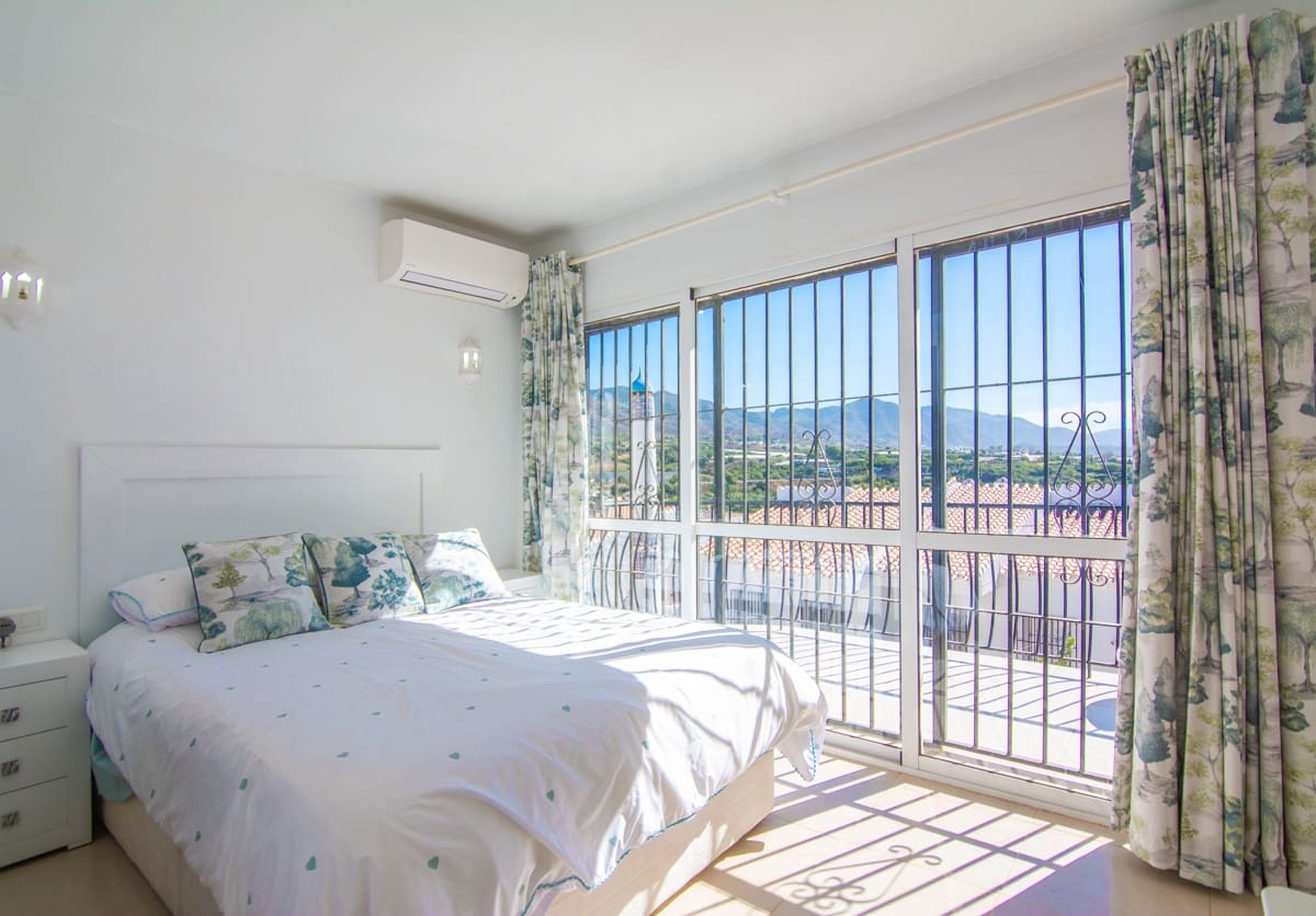 3 soveværelse Byhus til salg i Nerja med swimmingpool - € 449.000 (Ref: 9228365)