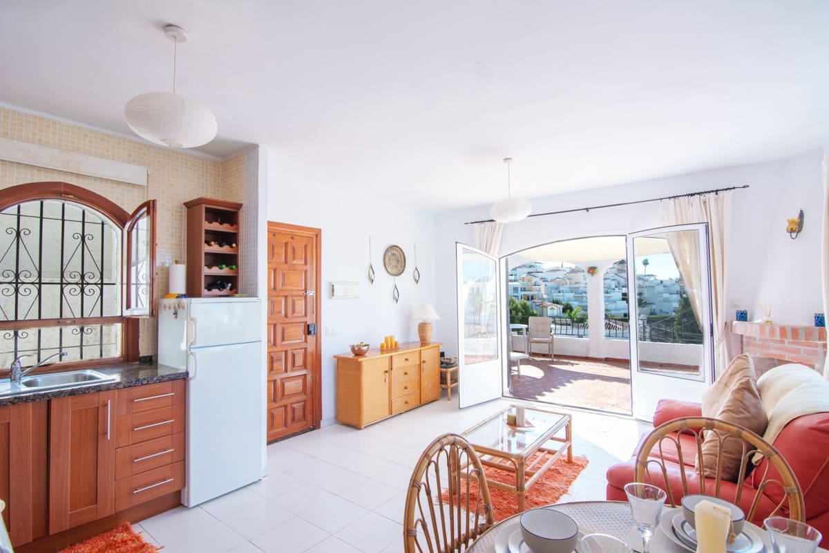 3 soveværelse Lejlighed til salg i Nerja - € 379.000 (Ref: 9232422)