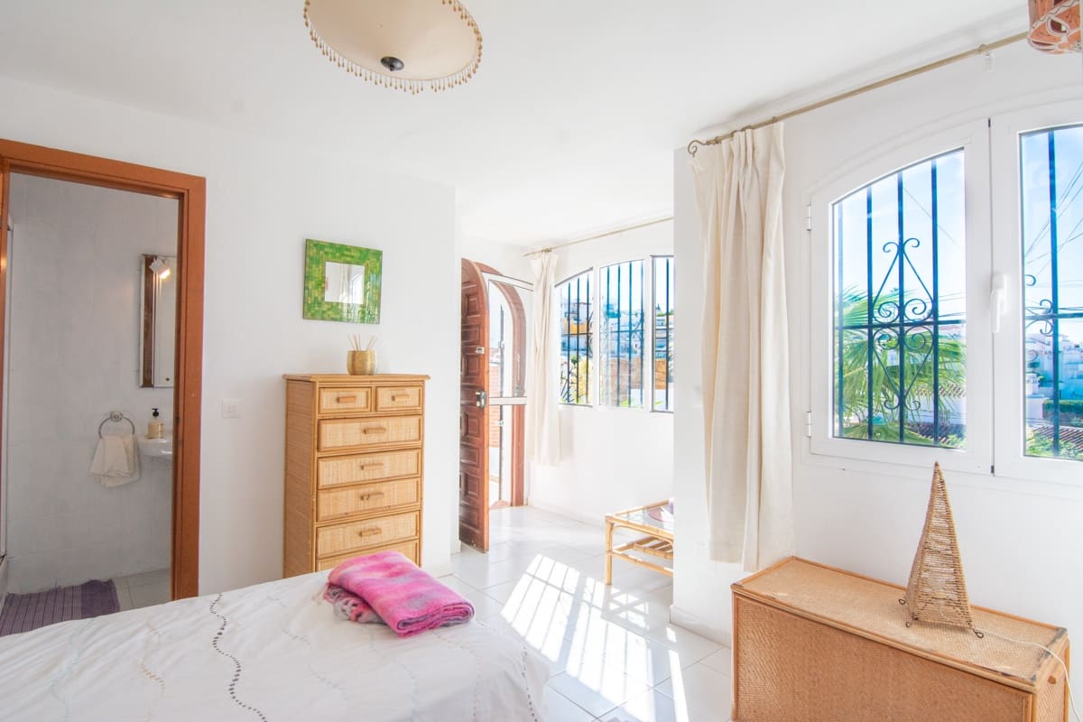 3 soveværelse Lejlighed til salg i Nerja - € 379.000 (Ref: 9232422)