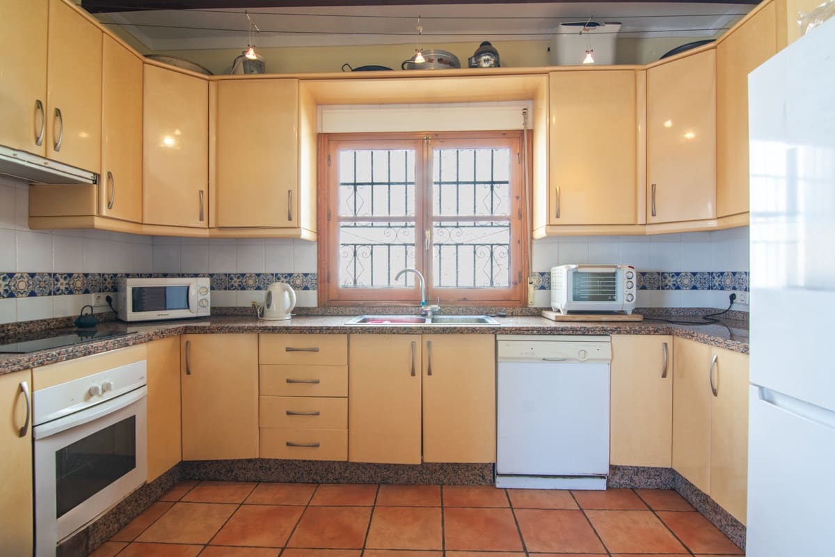 3 soveværelse Villa til salg i Torrox med swimmingpool - € 525.000 (Ref: 9242793)