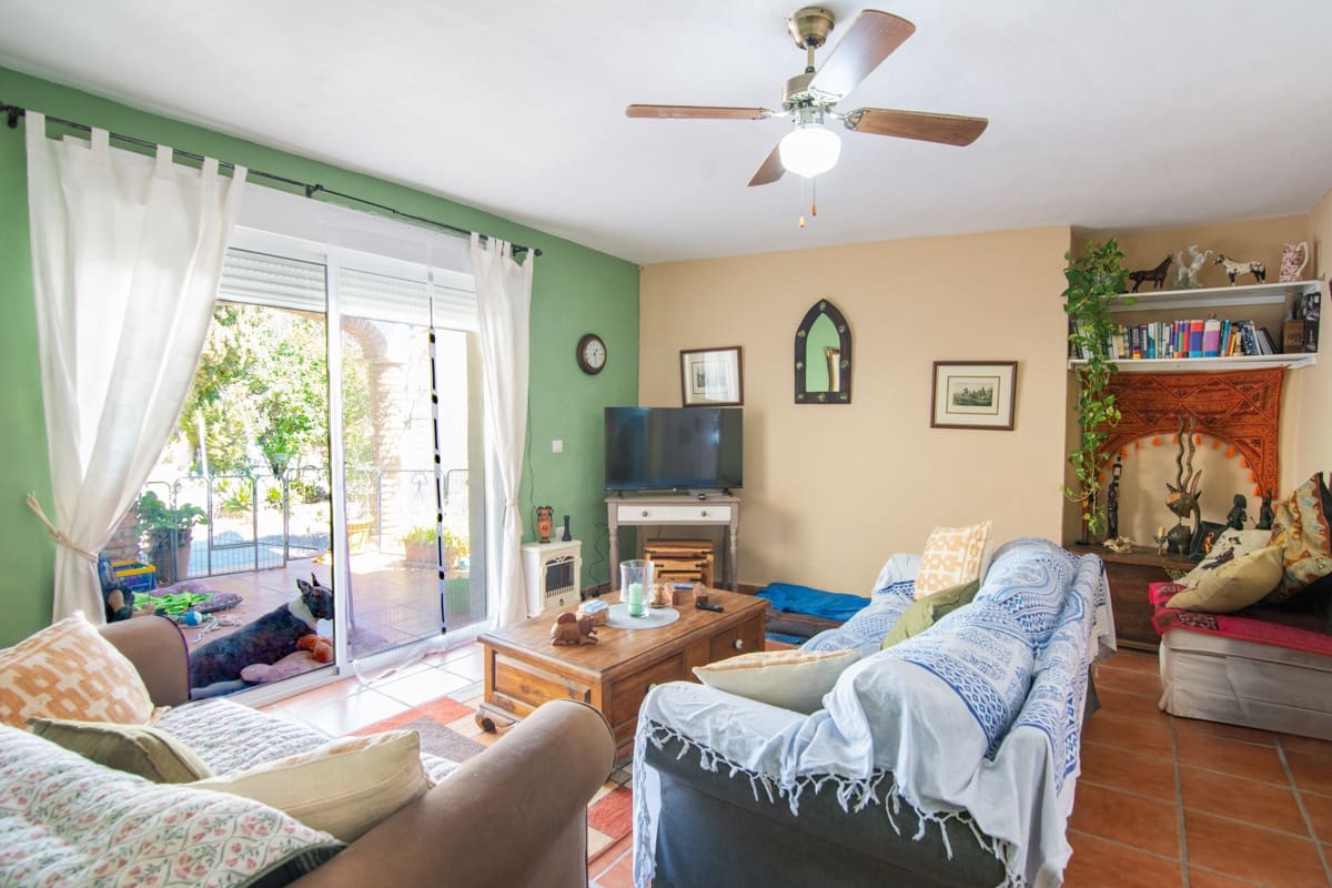 3 soveværelse Villa til salg i Torrox med swimmingpool - € 525.000 (Ref: 9242793)