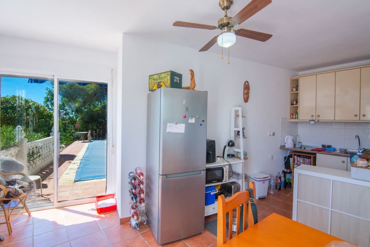 3 soveværelse Villa til salg i Torrox med swimmingpool - € 525.000 (Ref: 9242793)