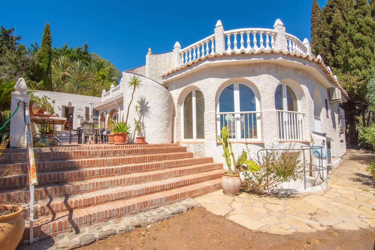 3 soveværelse Villa til salg i Torrox med swimmingpool - € 525.000 (Ref: 9242793)