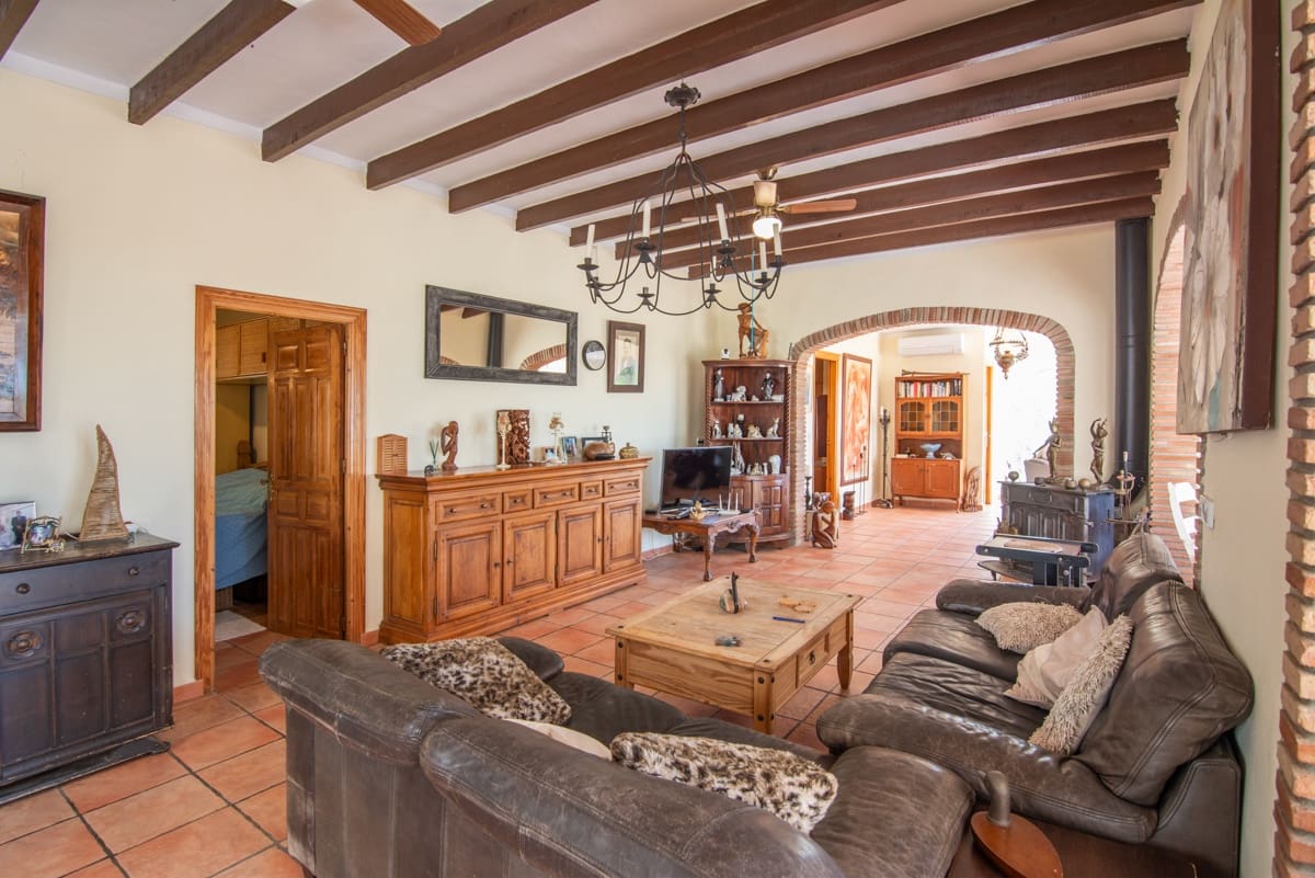 3 soveværelse Villa til salg i Torrox med swimmingpool - € 525.000 (Ref: 9242793)