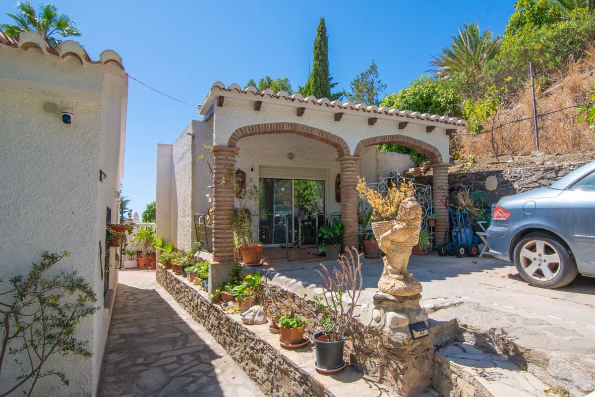 3 soveværelse Villa til salg i Torrox med swimmingpool - € 525.000 (Ref: 9242793)