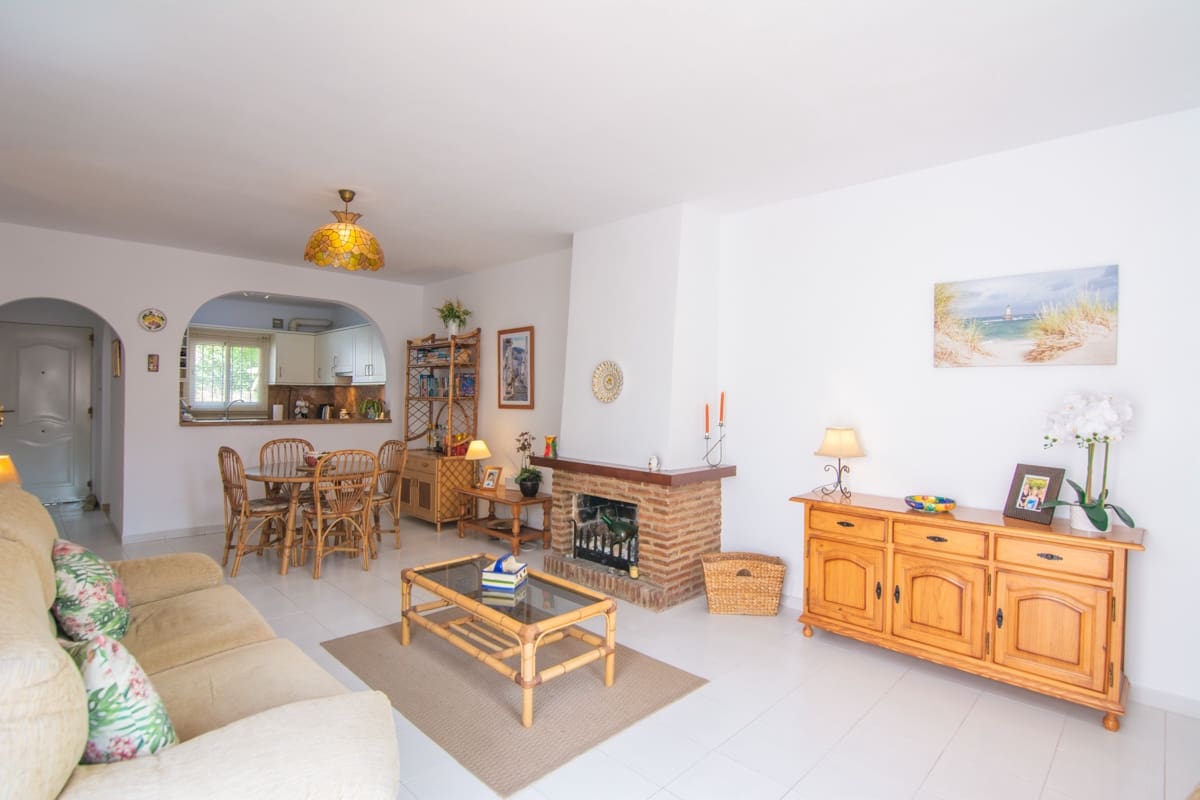 2 soveværelse Lejlighed til salg i Nerja - € 325.000 (Ref: 9300555)