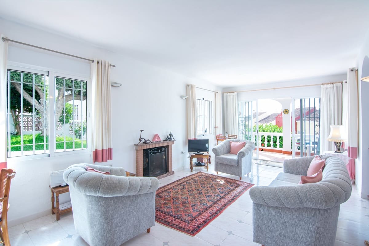 2 sovrum Villa till salu i Nerja - 525 000 € (Ref: 9321584)