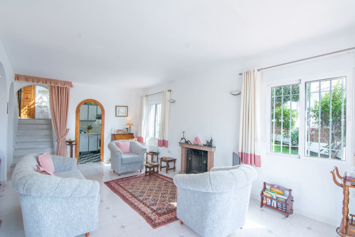 2 sovrum Villa till salu i Nerja - 525 000 € (Ref: 9321584)