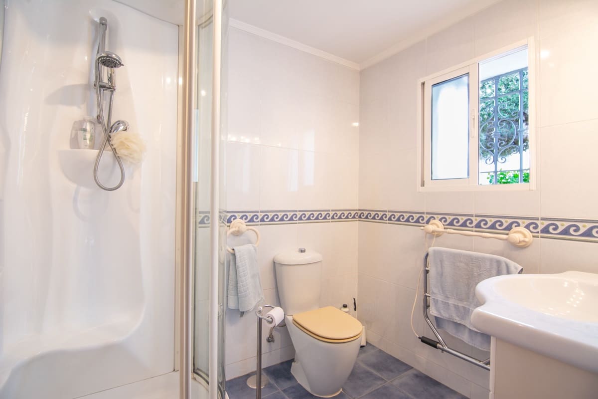 2 sovrum Villa till salu i Nerja - 525 000 € (Ref: 9321584)