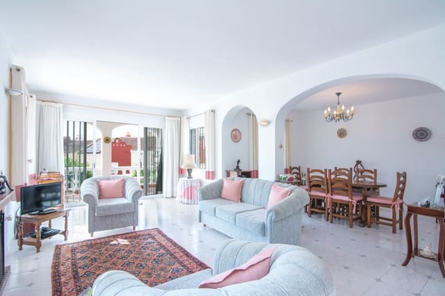 2 sovrum Villa till salu i Nerja - 525 000 € (Ref: 9321584)