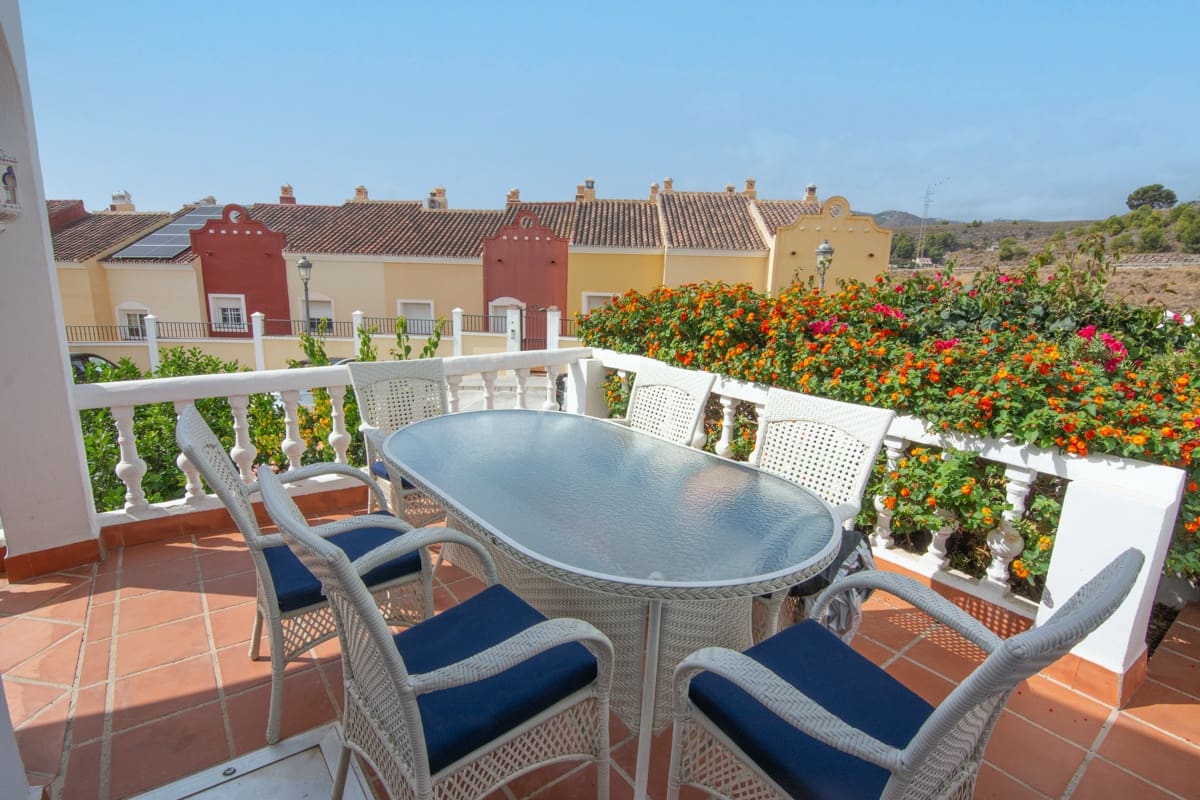 2 sovrum Villa till salu i Nerja - 525 000 € (Ref: 9321584)