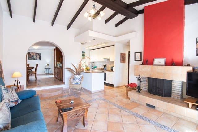 3 sovrum Villa till salu i Almuñécar med pool - 749 000 € (Ref: 9348938)