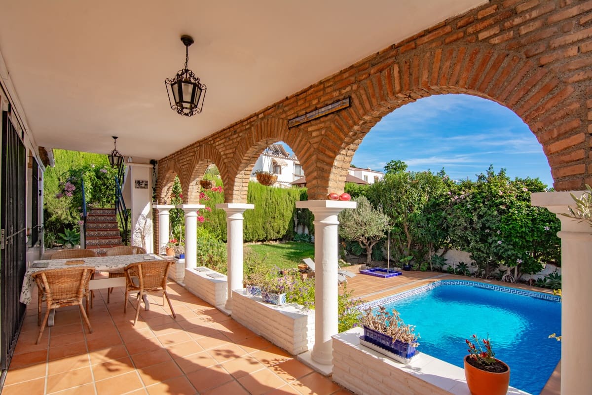 3 sovrum Villa till salu i Almunecar med pool - 749 000 € (Ref: 9348938)