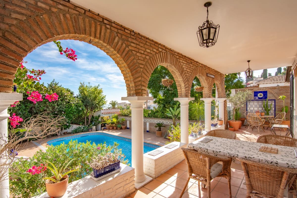 3 sovrum Villa till salu i Almunecar med pool - 749 000 € (Ref: 9348938)