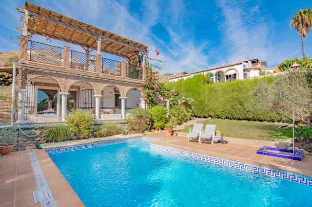 3 sovrum Villa till salu i Almuñécar med pool - 749 000 € (Ref: 9348938)