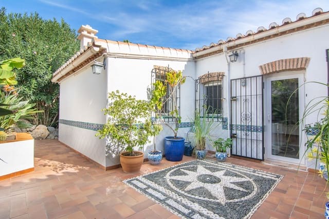 3 sovrum Villa till salu i Almuñécar med pool - 749 000 € (Ref: 9348938)