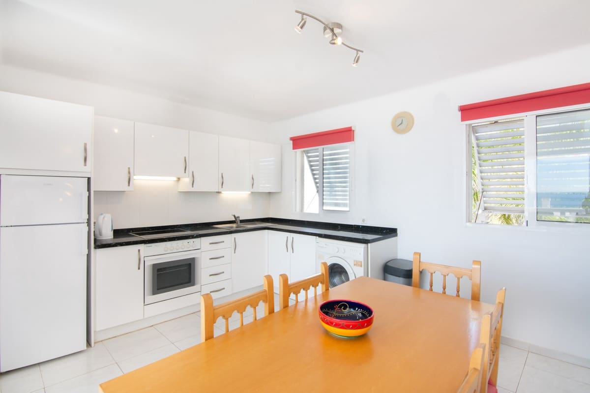 3 sypialnia Dom na sprzedaż w Nerja z basenem garażem - 825 000 € (Ref: 9374920)