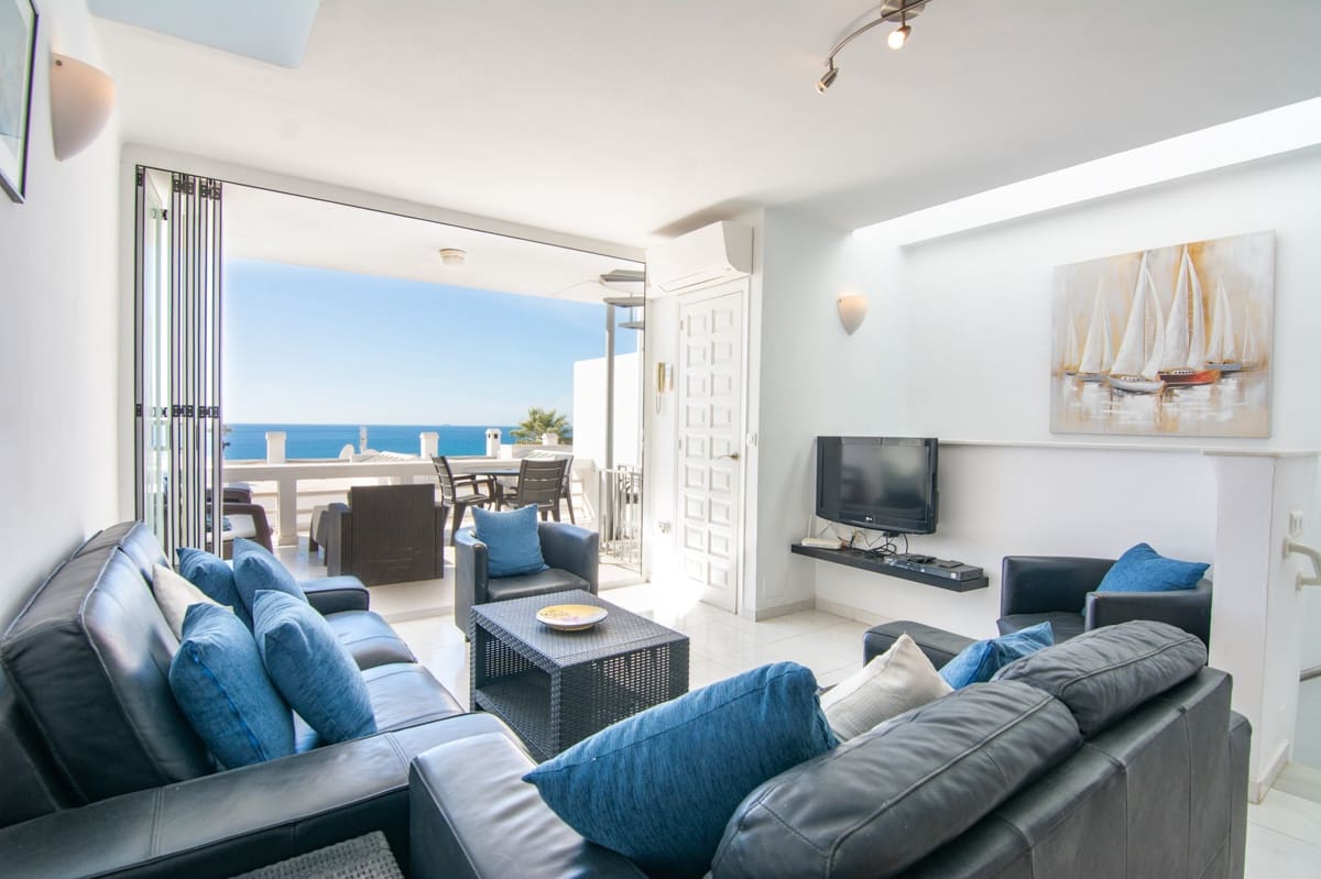 3 sypialnia Dom na sprzedaż w Nerja z basenem garażem - 825 000 € (Ref: 9374920)