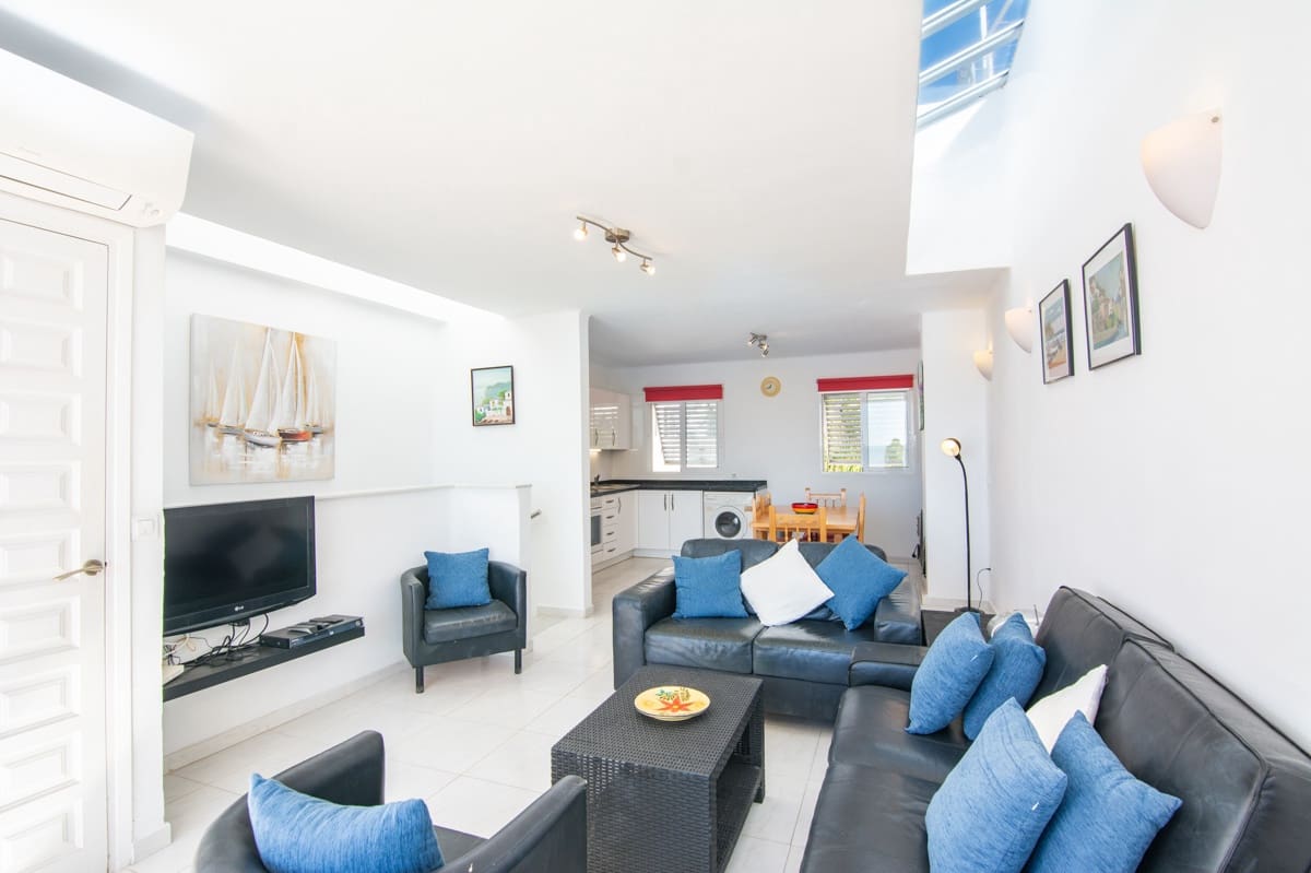 3 sypialnia Dom na sprzedaż w Nerja z basenem garażem - 825 000 € (Ref: 9374920)