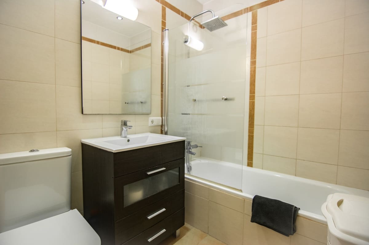 3 sypialnia Dom na sprzedaż w Nerja z basenem garażem - 825 000 € (Ref: 9374920)