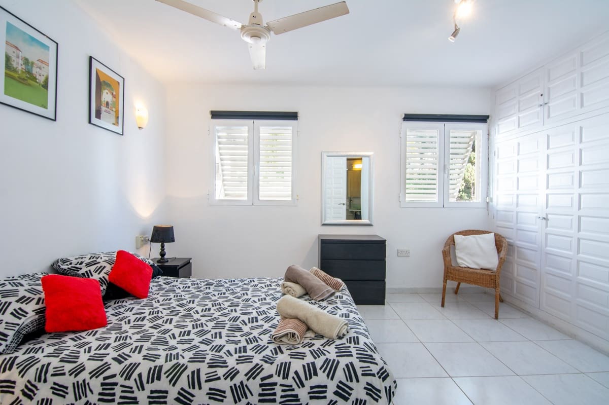 3 sypialnia Dom na sprzedaż w Nerja z basenem garażem - 825 000 € (Ref: 9374920)