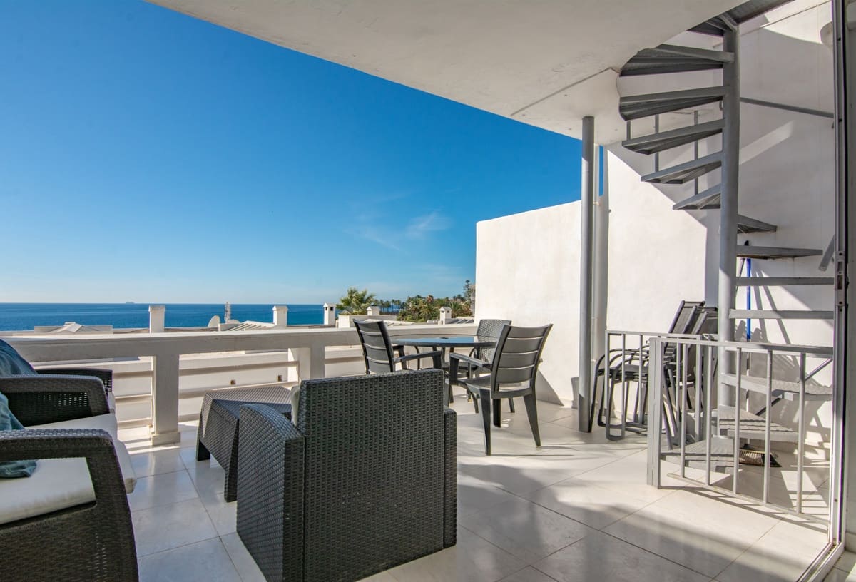 3 sypialnia Dom na sprzedaż w Nerja z basenem garażem - 825 000 € (Ref: 9374920)