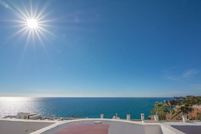 3 sypialnia Dom na sprzedaż w Nerja z basenem garażem - 825 000 € (Ref: 9374920)