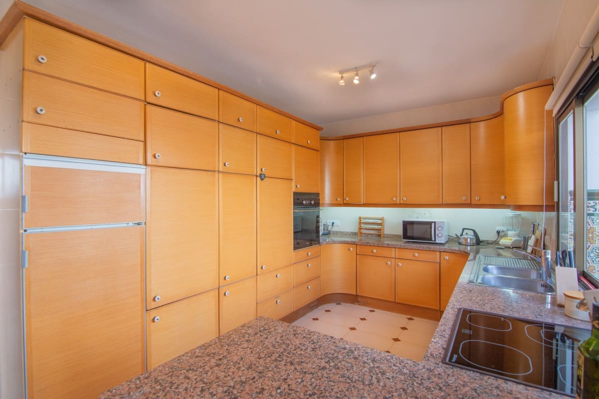 2 sypialnia Willa na sprzedaż w Nerja z basenem garażem - 849 000 € (Ref: 9385071)