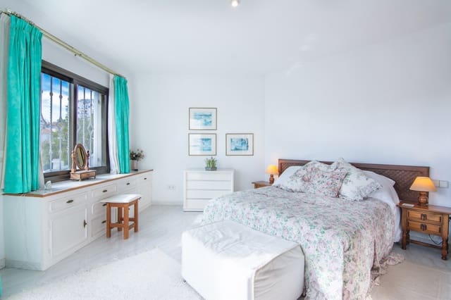 2 sypialnia Willa na sprzedaż w Burriana, Nerja z basenem garażem - 849 000 € (Ref: 9385071)